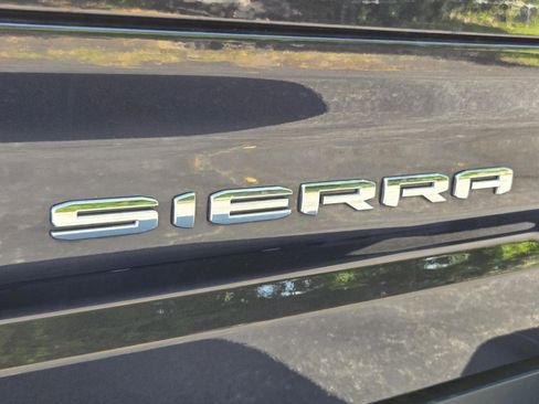 Used 2023 GMC Sierra 1500 AT4 w/ AT4 Premium Package AWD/4WD image 14