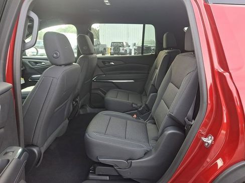 New 2026 Chevrolet Traverse LT image 7