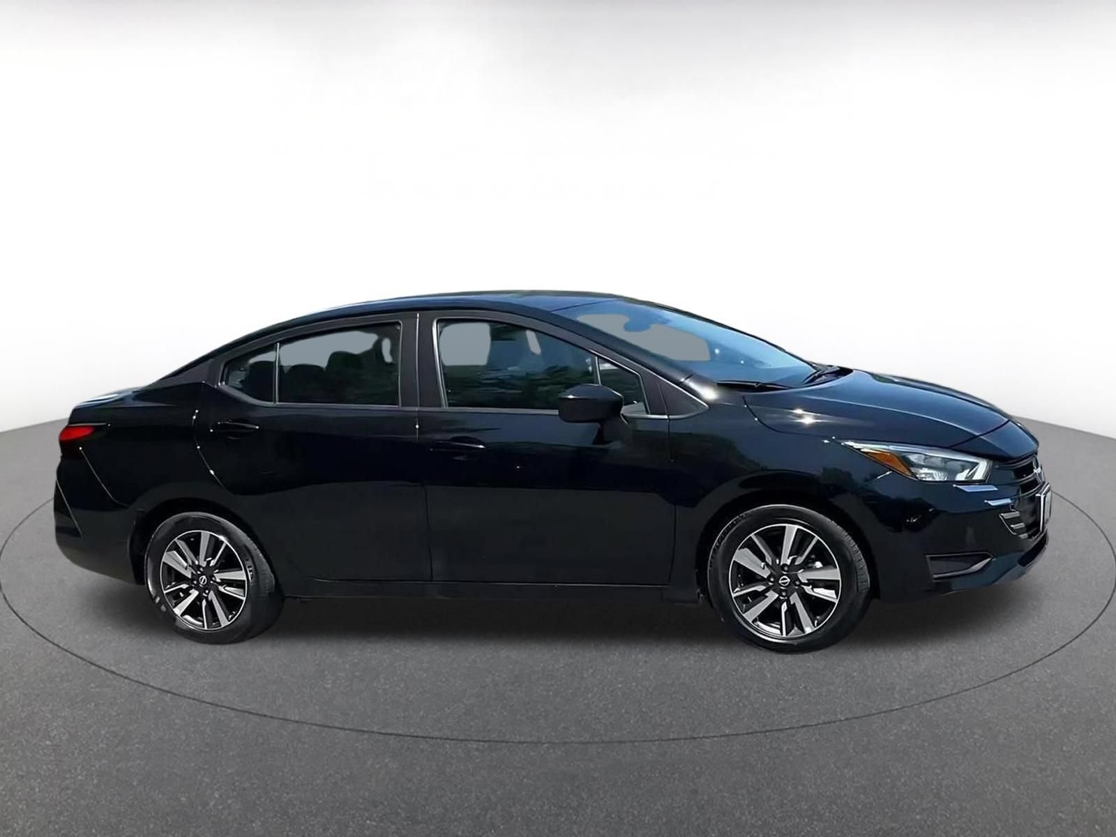 Used 2025 Nissan Versa SV FWD image 14