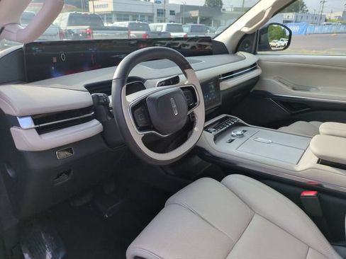 Used 2026 Lincoln Navigator L Reserve AWD/4WD image 15