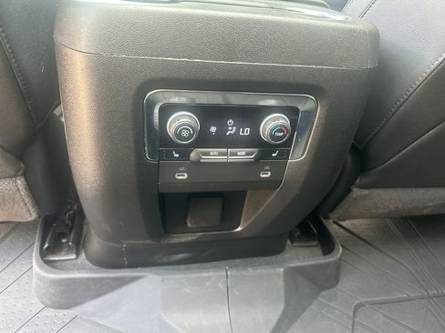Used 2024 Chevrolet Tahoe High Country AWD/4WD image 16