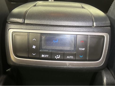 Used 2018 Toyota Highlander XLE image 41