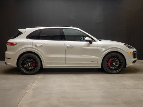 Used 2021 Porsche Cayenne GTS AWD/4WD image 8
