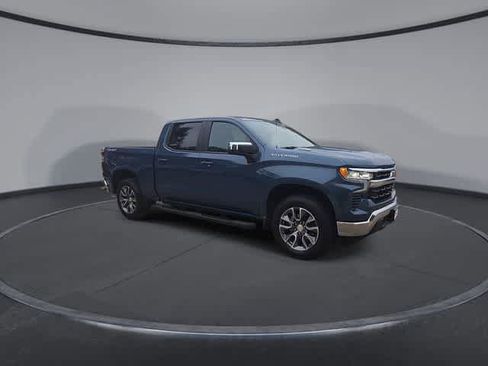 Used 2024 Chevrolet Silverado 1500 LT image 1