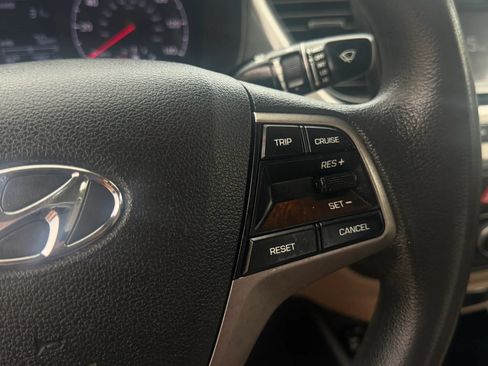 Used 2020 Hyundai Accent SE w/ Cargo Package FWD image 17