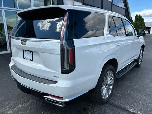 Used 2021 Cadillac Escalade Premium Luxury AWD/4WD image 12