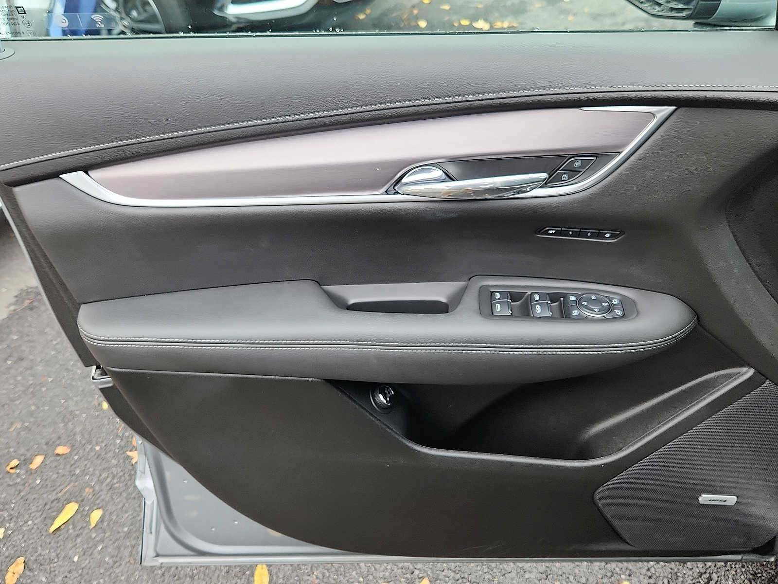Used 2024 Cadillac XT6 Luxury w/ LPO, Floor Liner Package AWD/4WD image 12