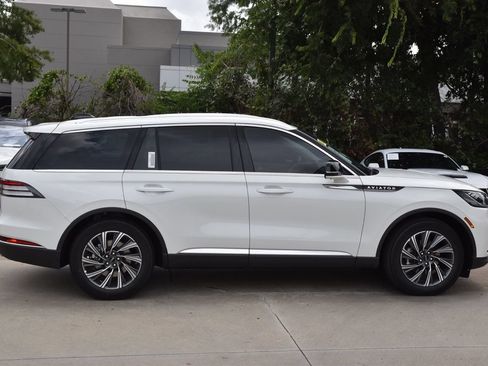 New 2026 Lincoln Aviator 2WD image 5