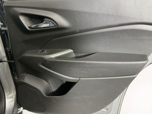 Used 2024 Chevrolet Trax LS FWD image 27