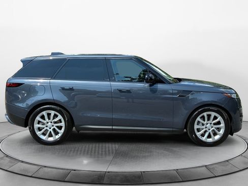 Used 2025 Land Rover Range Rover Sport SE AWD/4WD image 8