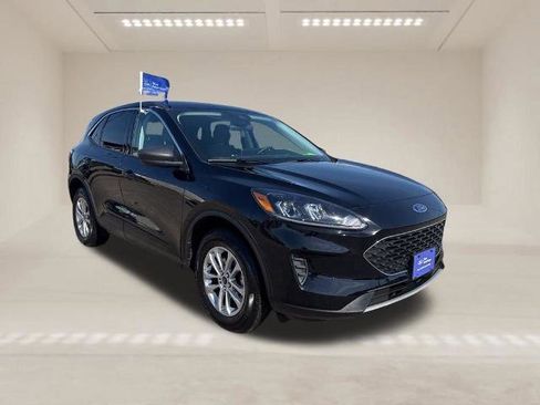 Certified 2022 Ford Escape SE w/ Convenience Package AWD/4WD image 1