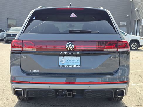 New 2026 Volkswagen Atlas Peak Edition AWD/4WD image 10