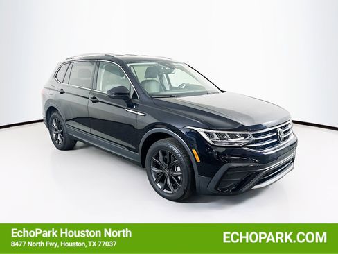 Used 2023 Volkswagen Tiguan SE FWD image 1
