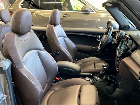 Used 2017 MINI Cooper Convertible image 9