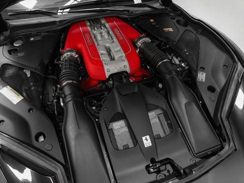 Certified 2018 Ferrari 812 Superfast RWD image 15