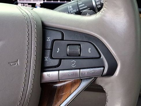 Used 2021 Cadillac Escalade ESV Premium Luxury Platinum AWD/4WD image 25