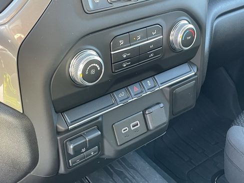 Used 2023 GMC Sierra 2500 Pro w/ Gooseneck/5TH Wheel Package image 16