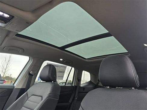 New 2025 Volkswagen Atlas SEL AWD/4WD image 2
