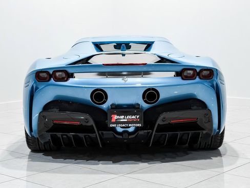 Used 2022 Ferrari SF90 Spider image 8