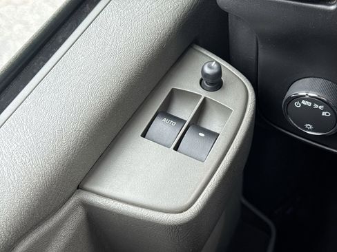 Used 2024 GMC Savana 2500 w/ Driver Convenience Package image 15