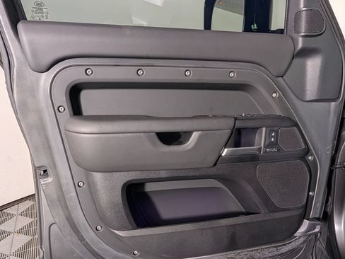 Used 2025 Land Rover Defender 110 X-Dynamic SE AWD/4WD image 24