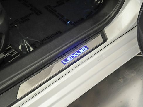 Used 2022 Lexus ES 300h w/ Premium Package FWD image 16
