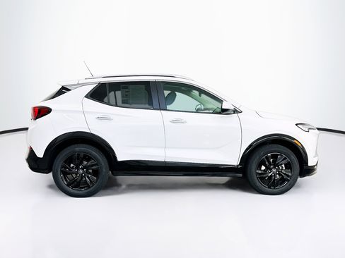 Used 2024 Buick Encore GX Sport Touring AWD/4WD image 10