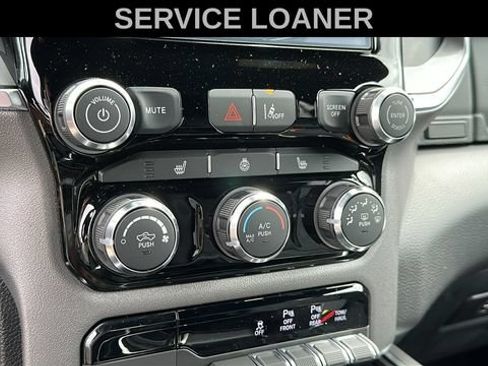 Used 2025 RAM 1500 4x4 Crew Cab image 17