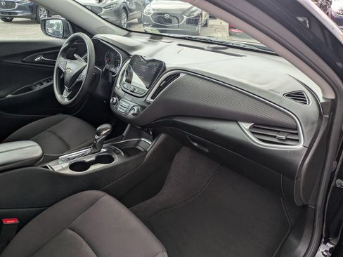 Used 2025 Chevrolet Malibu LT FWD image 30