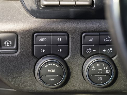 Used 2024 Chevrolet Silverado 2500 High Country w/ Midnight Edition AWD/4WD image 19