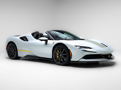 Used 2024 Ferrari SF90 Spider AWD/4WD image 10