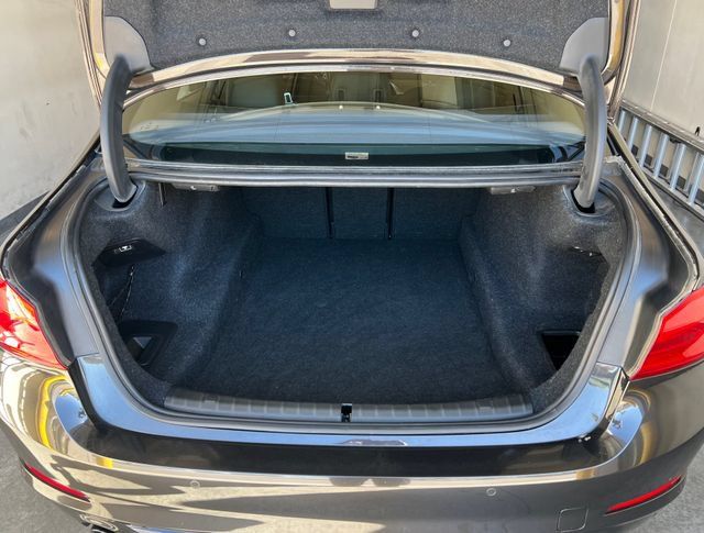 Used 2017 BMW 530i RWD image 18