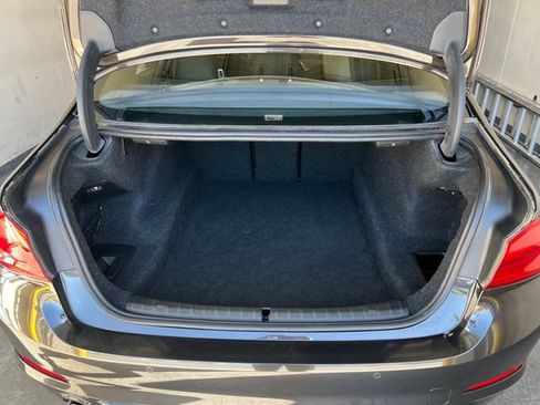 Used 2017 BMW 530i RWD image 18