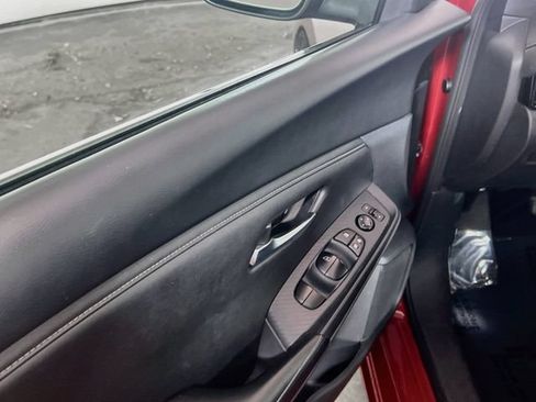 Used 2024 Nissan Sentra SV FWD image 14