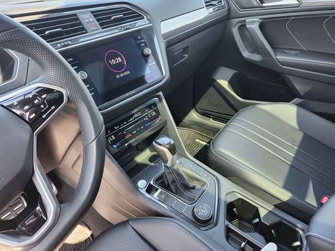 Certified 2024 Volkswagen Tiguan SE R-Line AWD/4WD image 5
