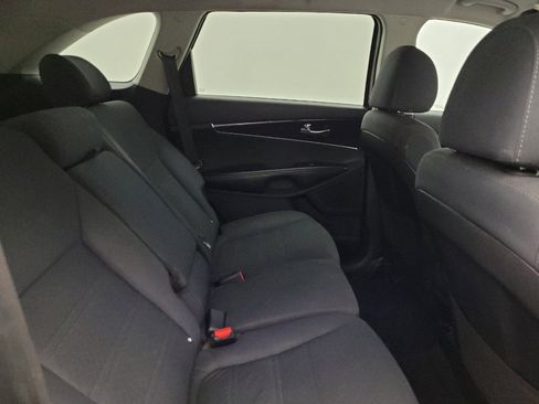 Used 2019 Kia Sorento AWD image 19