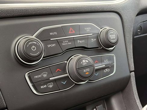 Used 2018 Dodge Charger GT image 23