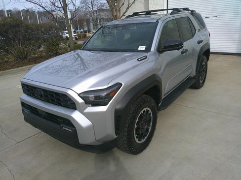 Used 2025 Toyota 4Runner TRD Off-Road Premium image 5