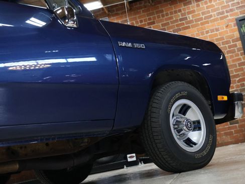 Used 1992 Dodge D/W Truck 150 image 30