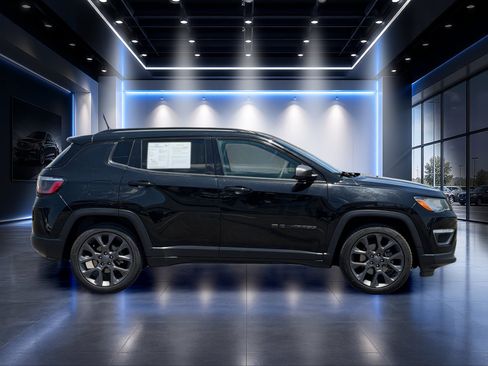 Used 2021 Jeep Compass Latitude w/ Sun and Sound Group FWD image 3