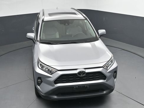 Used 2021 Toyota RAV4 XLE Premium image 32