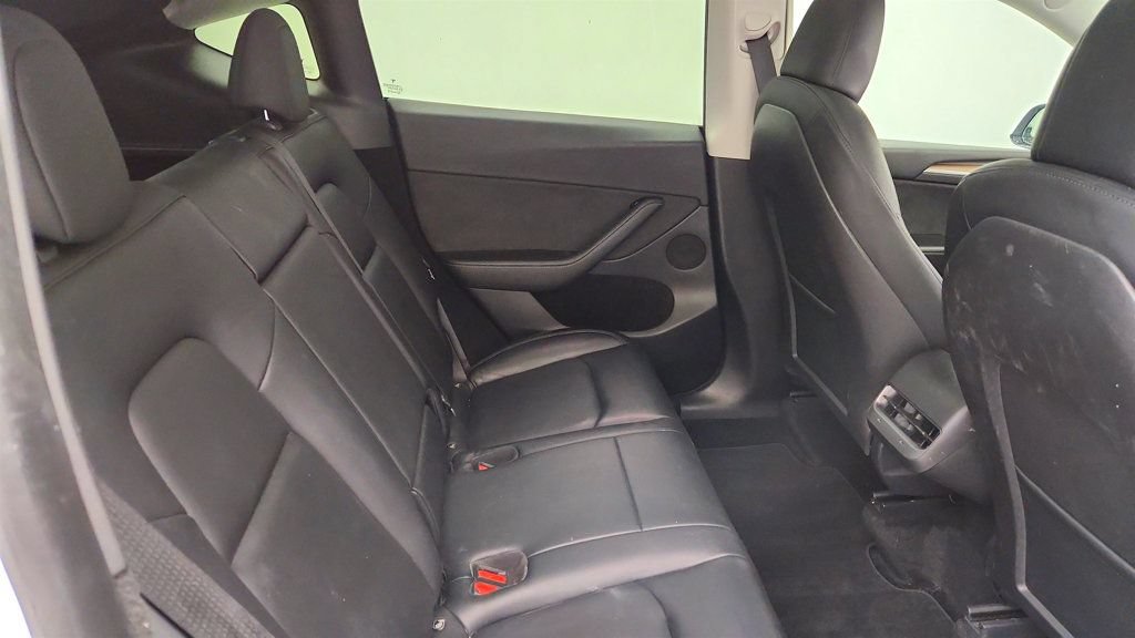 Used 2023 Tesla Model Y Performance AWD/4WD image 28