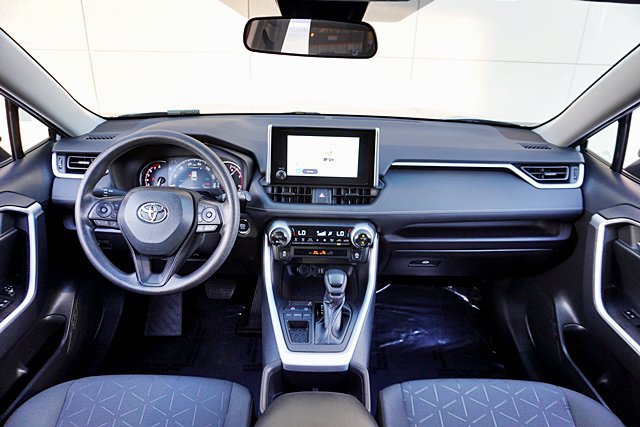 Used 2024 Toyota RAV4 XLE FWD image 23