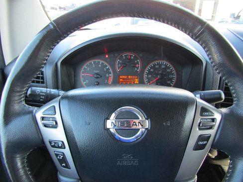 Used 2015 Nissan Titan PRO-4X image 11