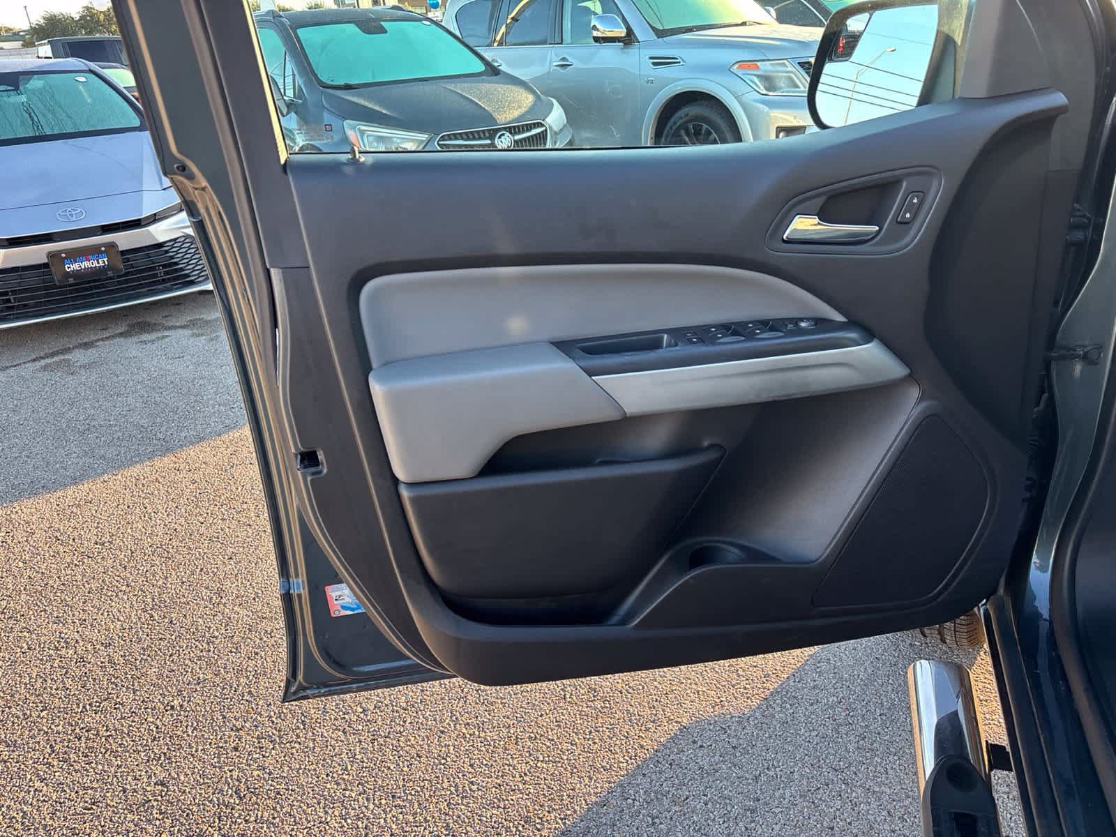 Used 2015 Chevrolet Colorado LT w/ Luxury Package RWD image 9