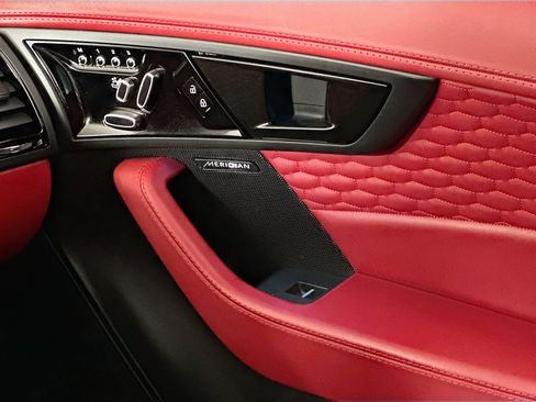 Used 2024 Jaguar F-TYPE Coupe AWD image 16