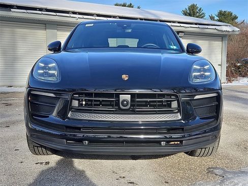 Certified 2025 Porsche Macan image 10