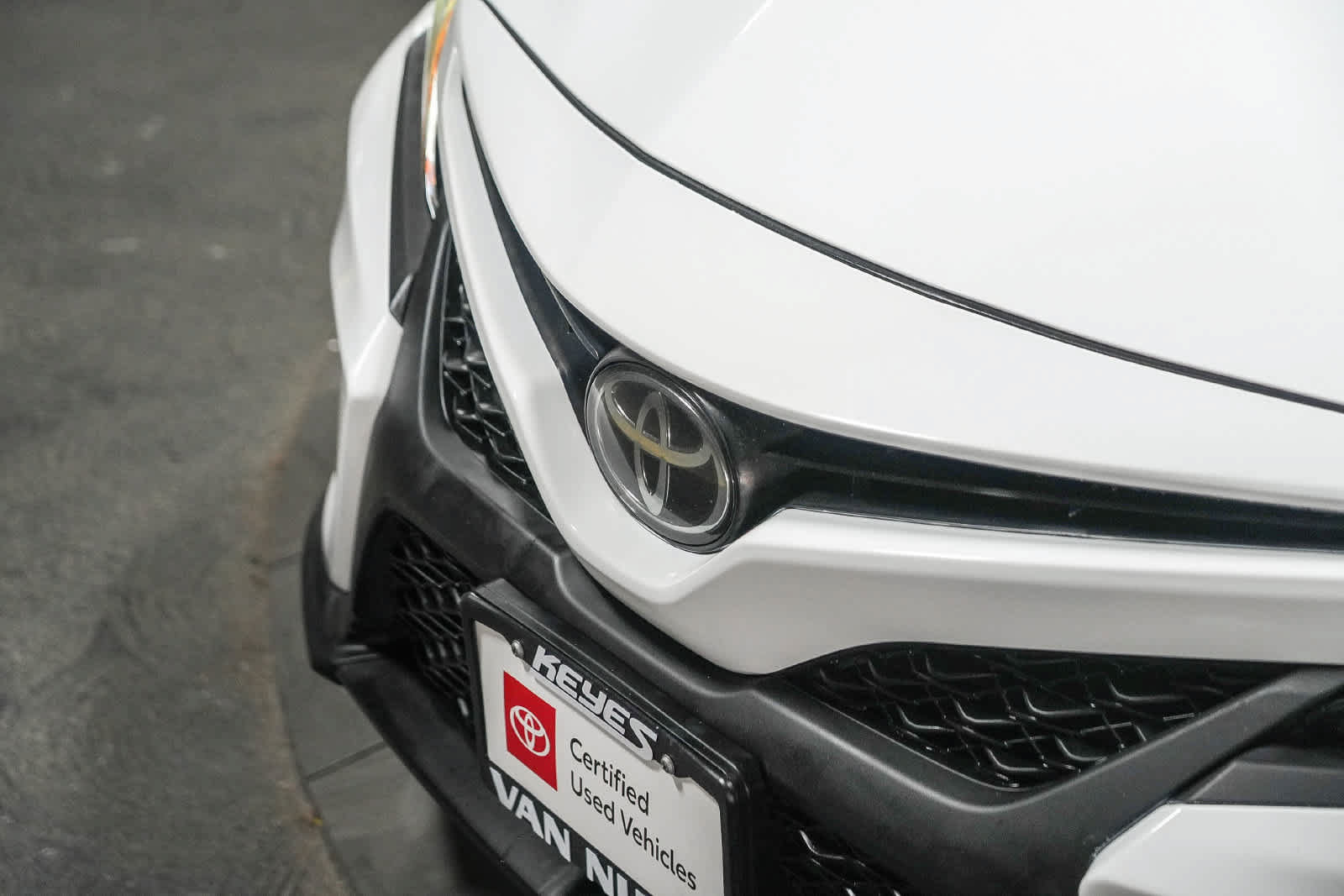 Used 2019 Toyota Camry SE w/ Carpet Mat Package FWD image 4