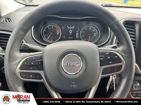 Used 2019 Jeep Cherokee Latitude w/ Popular Appearance Group AWD/4WD image 17
