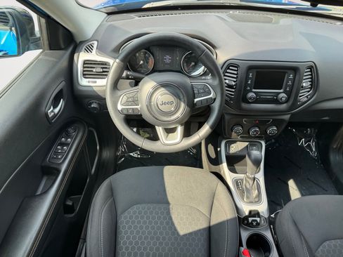 Used 2018 Jeep Compass Sport FWD image 10